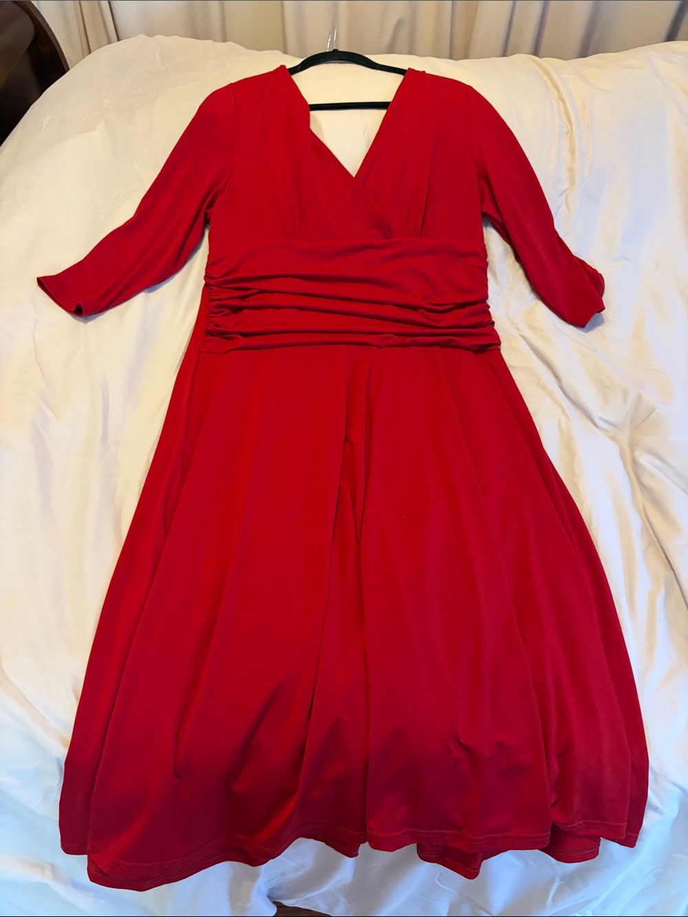 Papillon Blanc Bold Red V-Neck Ruched Waist Midi Dress